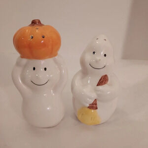 King May China Halloween Ceramic Ghosts Salt and Pepper Shakers